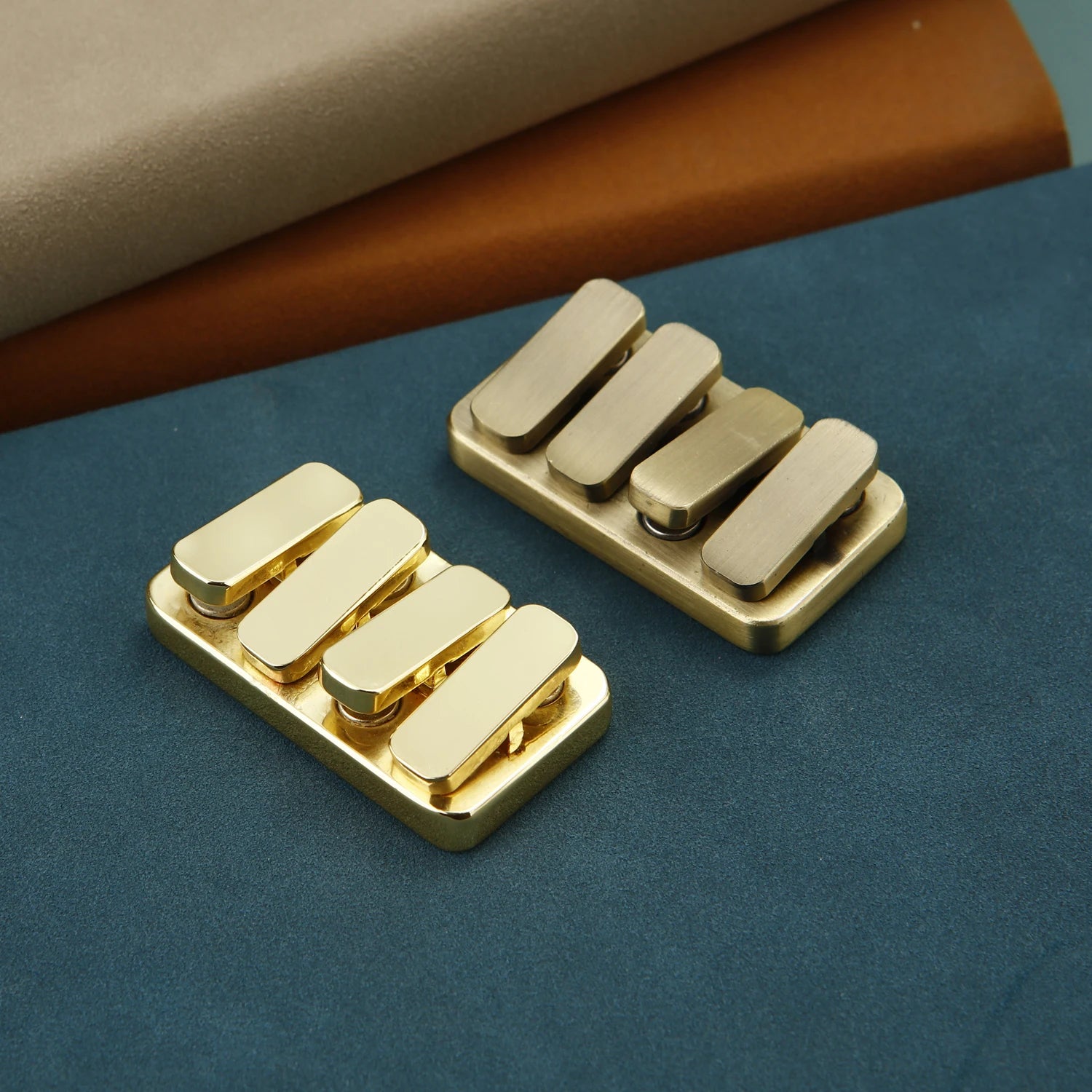 Throne Slider - product view 1